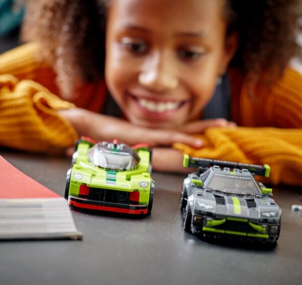 LEGO Speed Champions Aston Martin 76910 - Image 3