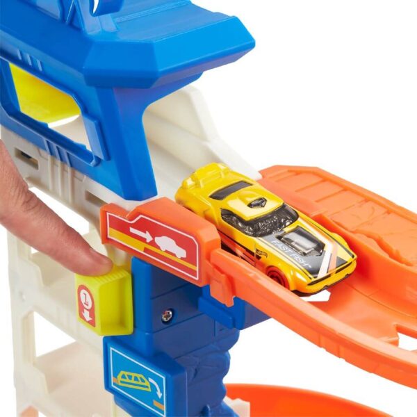 Hot Wheels Attacking Shark Escape - Image 3