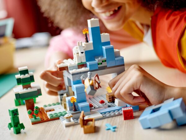 LEGO Minecraft Külmunud mäetipud 21243 - Image 4