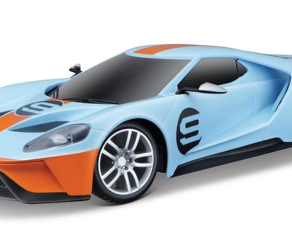 hääle ja tuledega mängu spordiautod