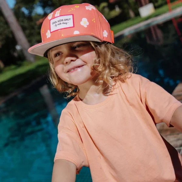 Hello Hossy laste reguleeritav roosa lilledega nokamüts